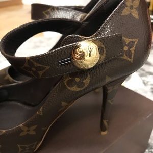 🖤SOLD🖤Louis Vuitton Monogram Mary Jane size 35.5
